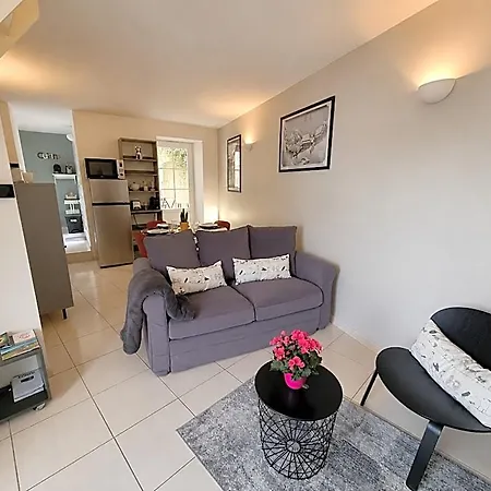 Coquette Maison De Calme Avec Patio Ανγκουλέμ